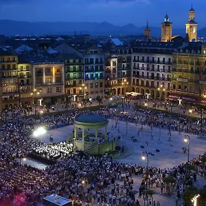 Iraipe Pamplona Auto Check-in 2*, Aizoáin Spagna