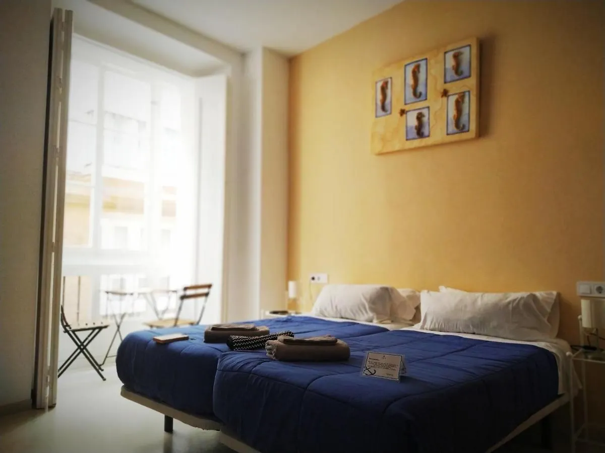Hostal Casa Nautilus Cádiz 0*,